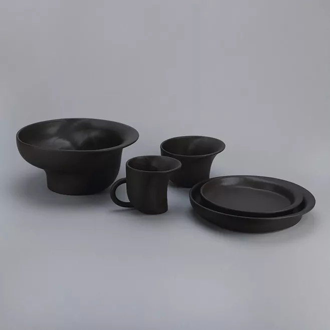 Altering-Traditional-Utilitarian-Forms---Ceramics-by-Ian-Aandersson-10