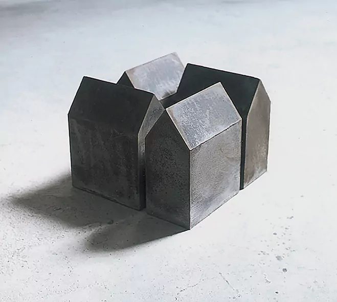 Concrete-Houses-and-Stairwell-Sculptures---Fruh-by-Hubert-Kiecol-2