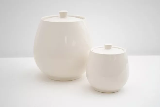 Porcelain-Pots-by-Matthew-Warner-1