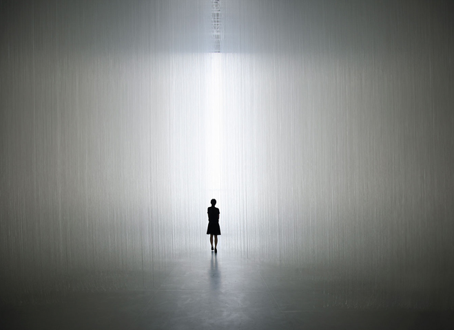 Experimenting-with-Light-&-Space---Art-by-Tokujin-Yoshioka-4