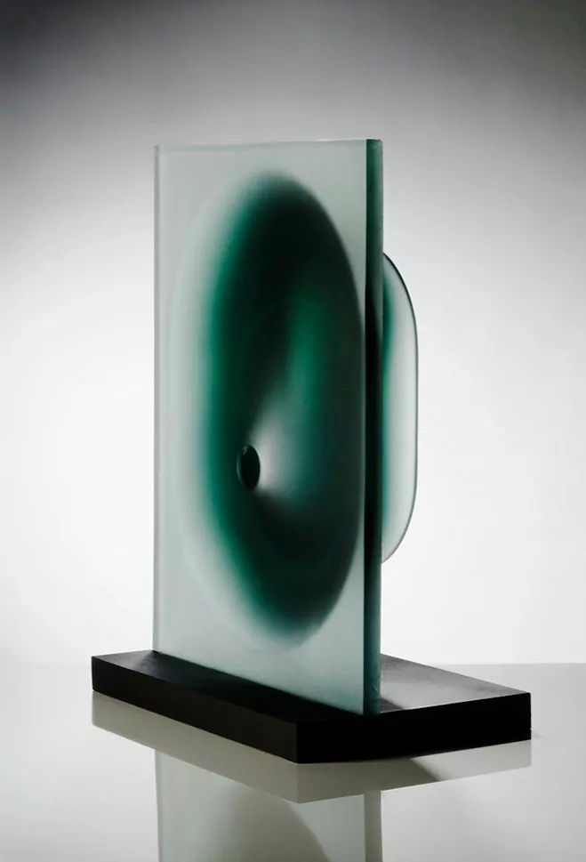 Goemetric-Glass-Sculptures-by-Richard-Whiteley-9
