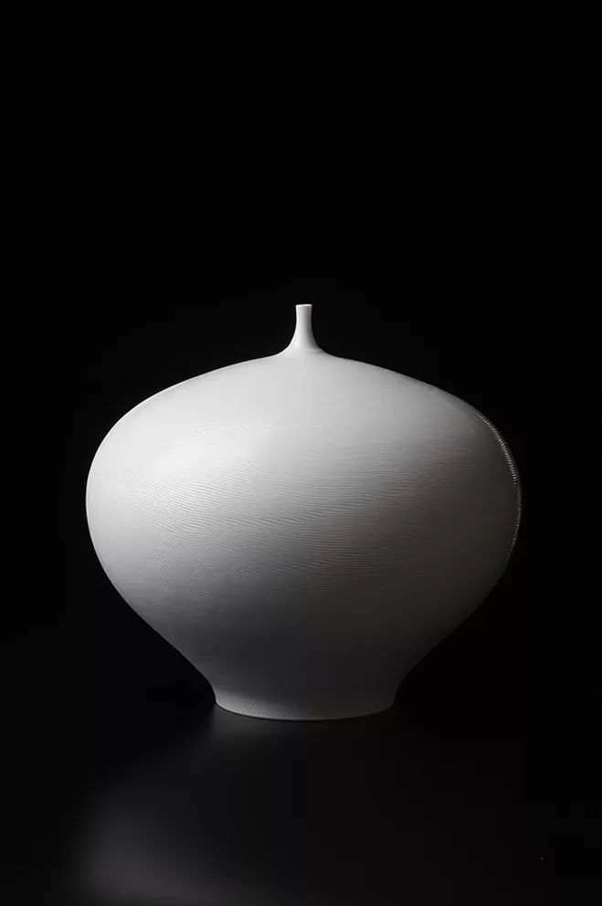 Sensitive-Minute-Details---Porcelain-Works-by-Korean-Artist-Jong-Min-Lee-13