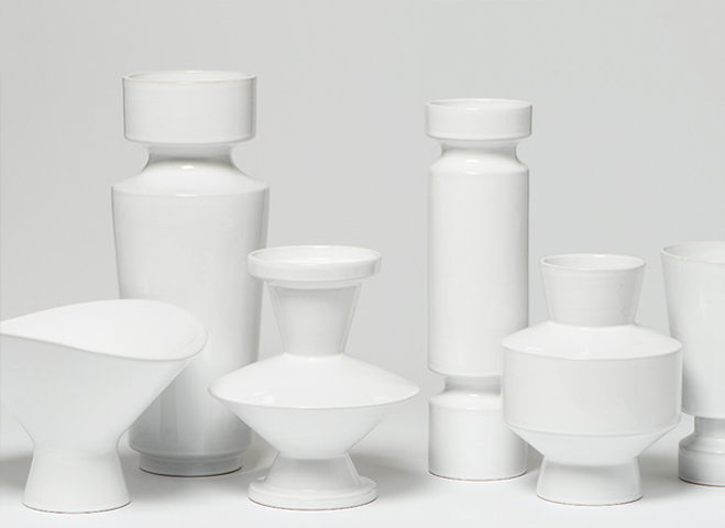 A-Form-Sitting-in-Empty-Space---Vases-&-Bowls-by-Linck-Ceramics-1