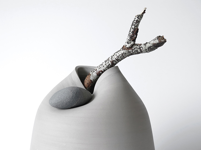 Vases-with-Stone---Unique-Vases-Produced-by-Martin-Azua-&-Marc-Vidal-3