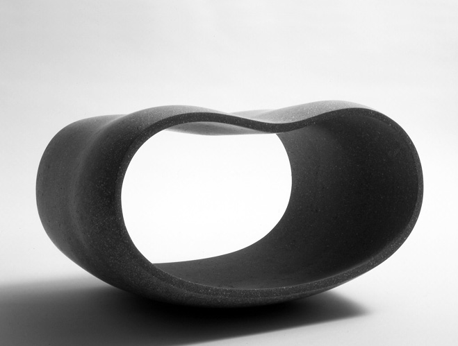 Empty-Forms---Dynamic-Sculptures-by-Ceramic-Artist-Deirdre-McLoughlin-2