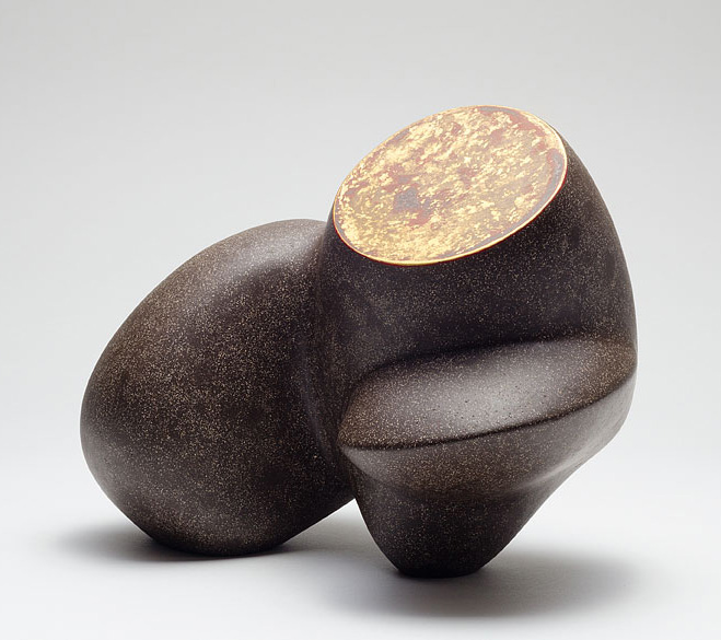 Empty-Forms---Dynamic-Sculptures-by-Ceramic-Artist-Deirdre-McLoughlin-7