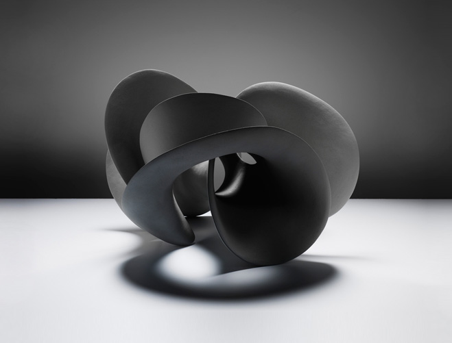 Stretching-&-Curling---Complex-Ceramic-Forms-by-Merete-Rasmussen-5