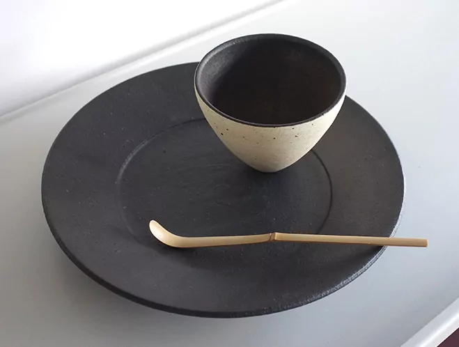 Pottery for a Modern Lifestyle - New Works at OEN Shop by Shinobu Hashimoto 7