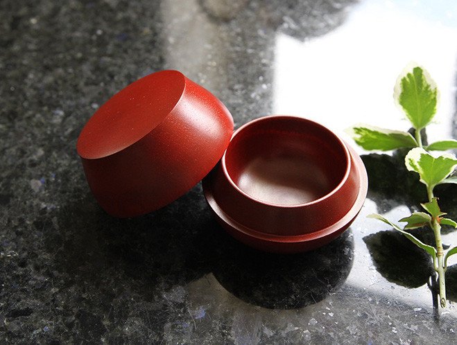 Objects that Glimmer - Lacquerware by Maiko Okuno at OEN Shop 4