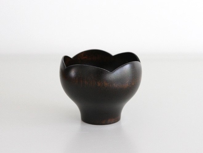 Objects that Glimmer - Lacquerware by Maiko Okuno at OEN Shop 5