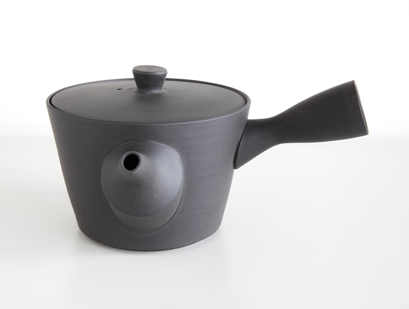 Ceramic Teapots & Cups by Nankei at OEN Shop 2