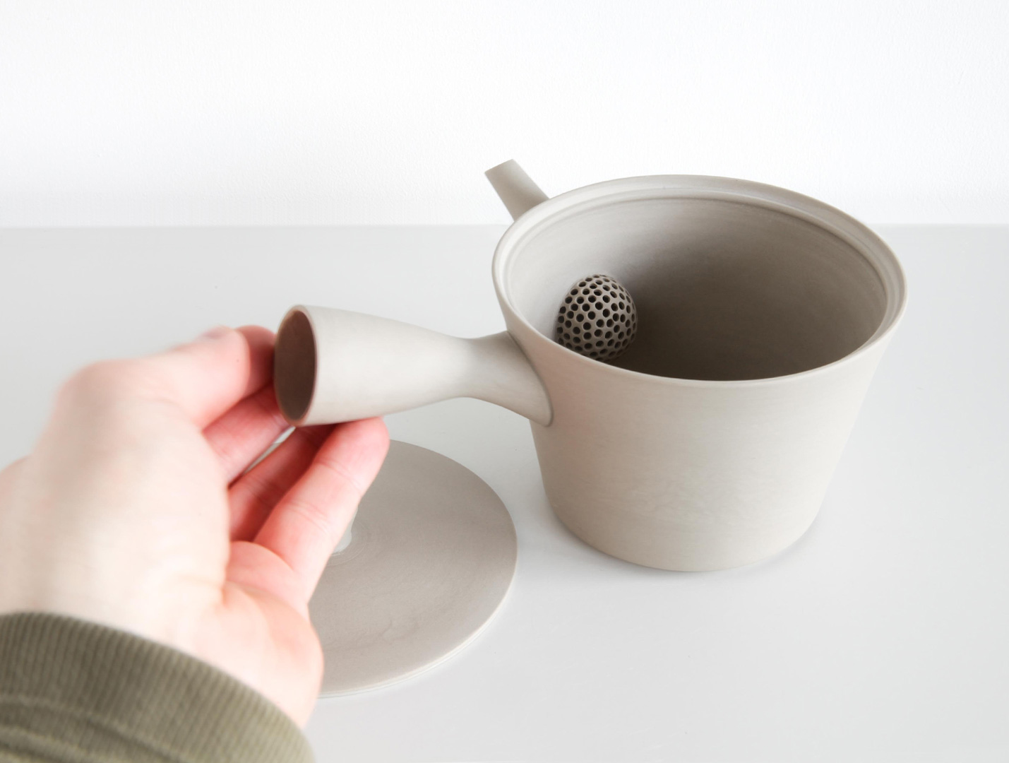 Ceramic Teapots & Cups by Nankei at OEN Shop 5