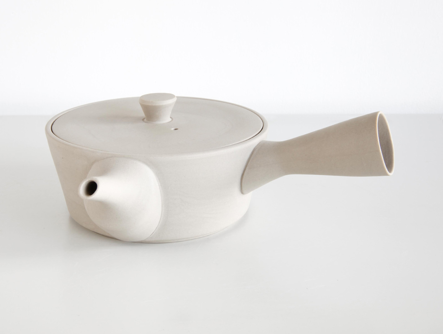 Ceramic Teapots & Cups by Nankei at OEN Shop 3