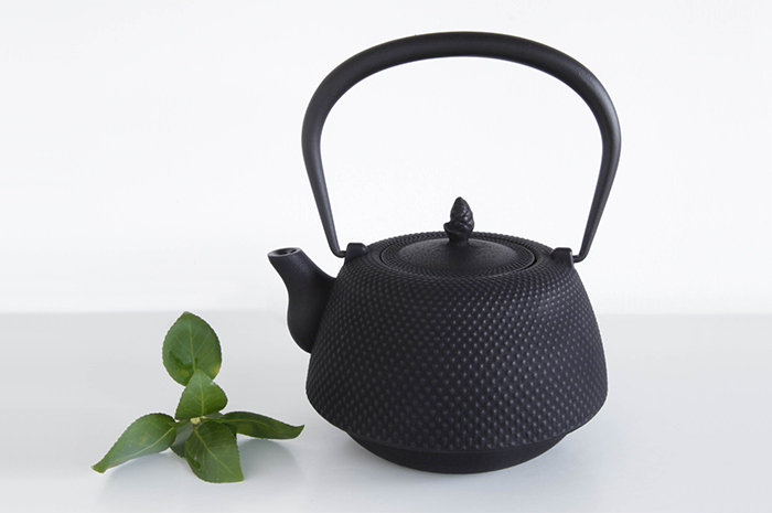 Teapots by Iwachu 1