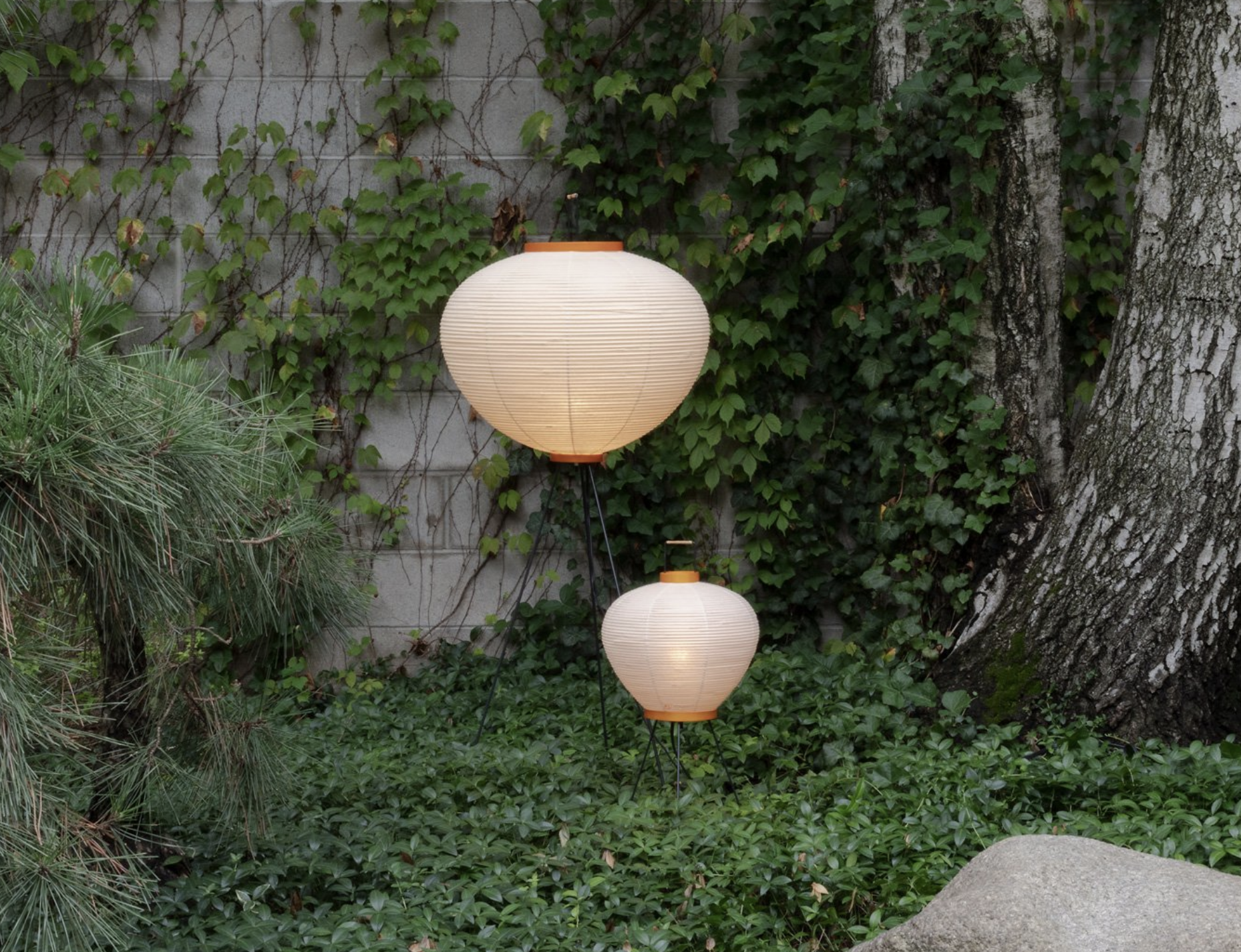 Akari Light Series by Isamu Noguchi 1